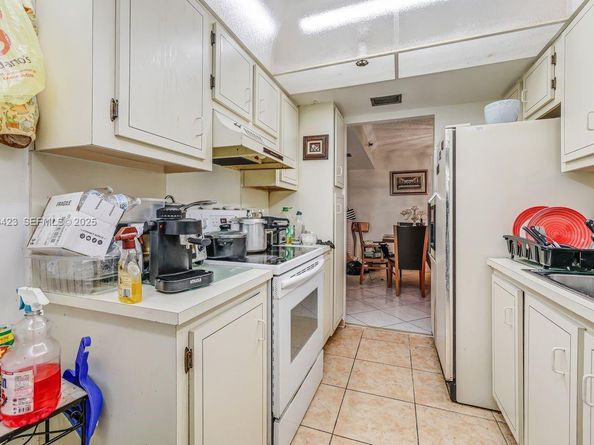 1100 Saint Charles Pl 310, Pembroke Pines FL 33026