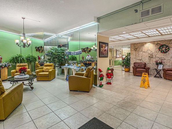 1100 Saint Charles Pl 310, Pembroke Pines FL 33026