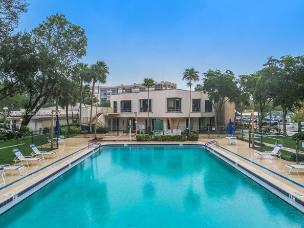 1100 Saint Charles Pl 310, Pembroke Pines FL 33026