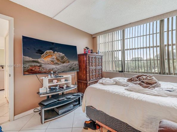 1100 Saint Charles Pl 310, Pembroke Pines FL 33026