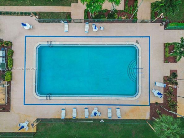 1100 Saint Charles Pl 310, Pembroke Pines FL 33026