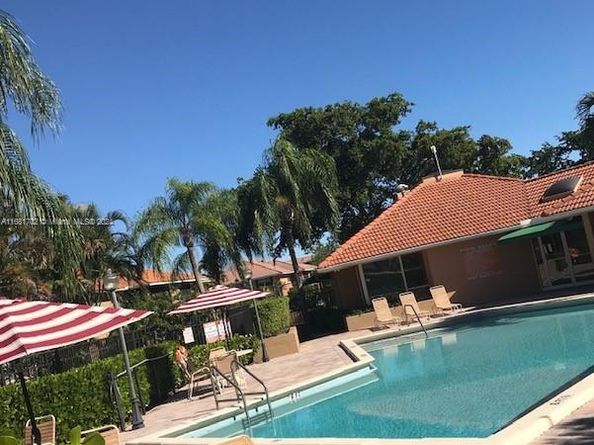 10477 NW 7th St 104, Pembroke Pines FL 33026