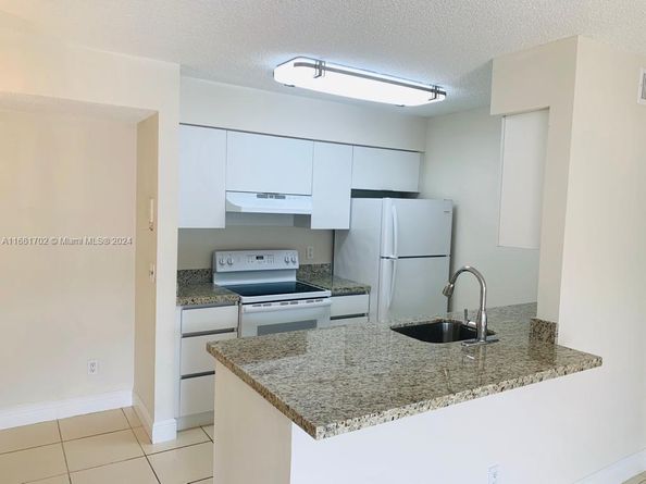 10477 NW 7th St 104, Pembroke Pines FL 33026