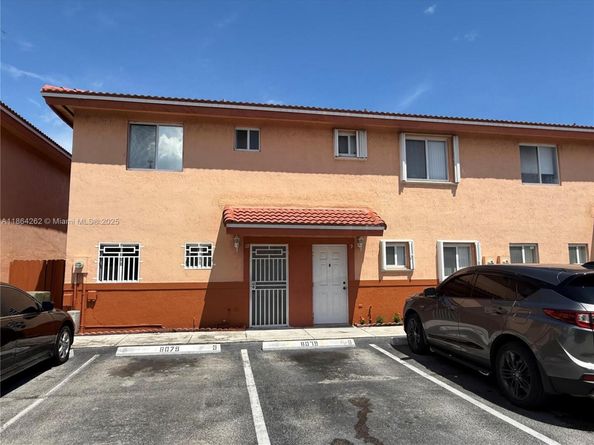 8079 NW 8th St 10, Miami FL 33126