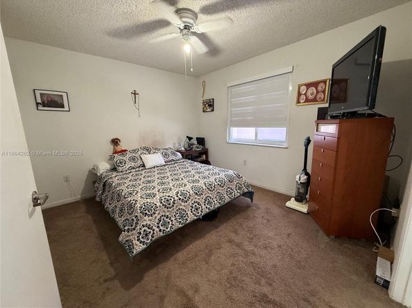 8079 NW 8th St 10, Miami FL 33126