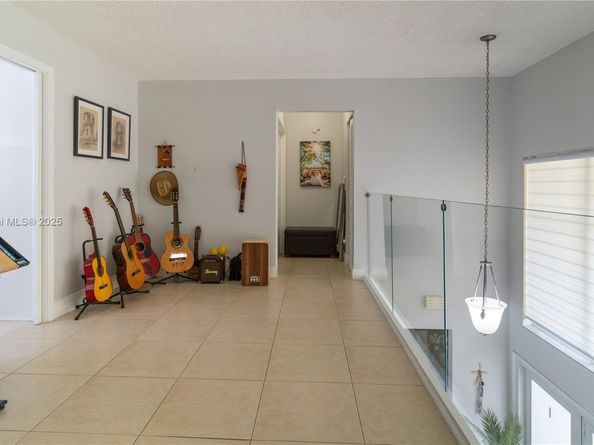 20251 NW 4th St, Pembroke Pines FL 33029