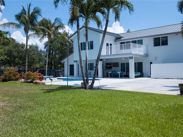 20251 NW 4th St, Pembroke Pines FL 33029