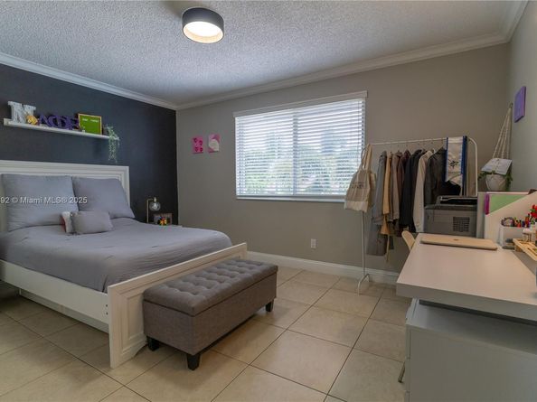 20251 NW 4th St, Pembroke Pines FL 33029