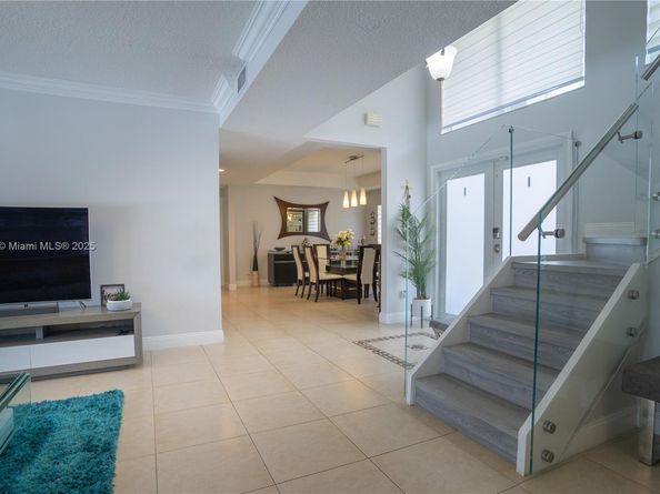 20251 NW 4th St, Pembroke Pines FL 33029