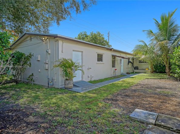 1395 NE 178th St, North Miami Beach FL 33162