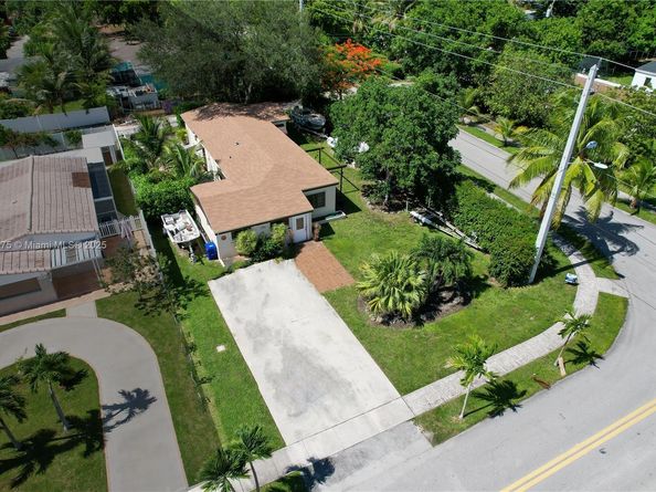 1395 NE 178th St, North Miami Beach FL 33162