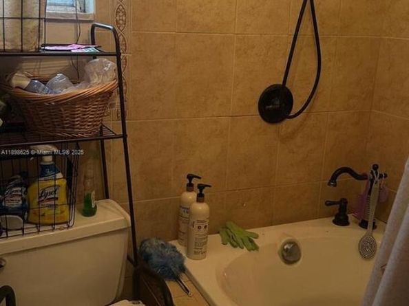 3313 NW 36th Ter, Lauderdale Lakes FL 33309
