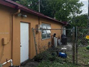 3313 NW 36th Ter, Lauderdale Lakes FL 33309