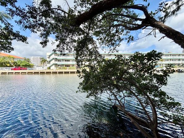 3660 NE 166th St 506, North Miami Beach FL 33160