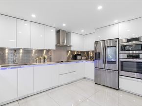 2500 Parkview Dr 1121, Hallandale Beach FL 33009