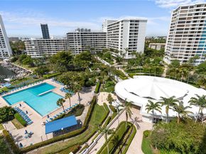 2500 Parkview Dr 1121, Hallandale Beach FL 33009