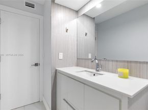 2500 Parkview Dr 1121, Hallandale Beach FL 33009