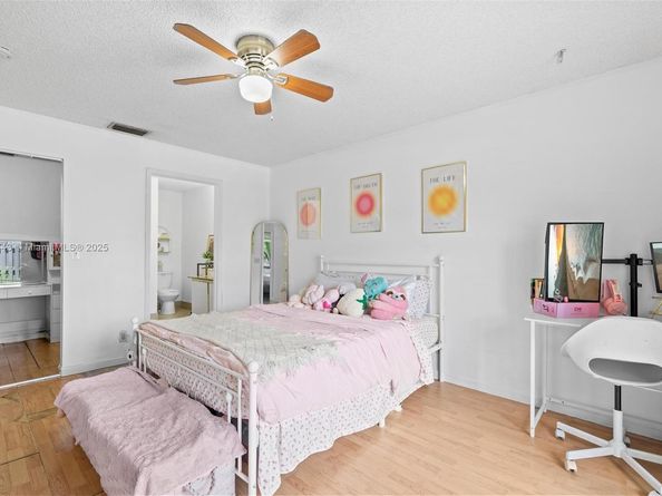 500 S Woodgate Cir A, Sunrise FL 33326