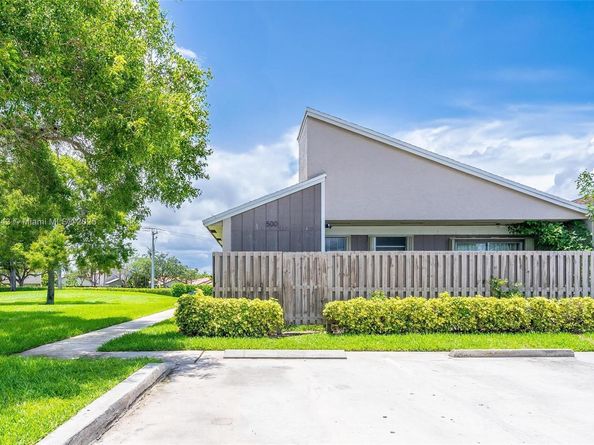 500 S Woodgate Cir A, Sunrise FL 33326