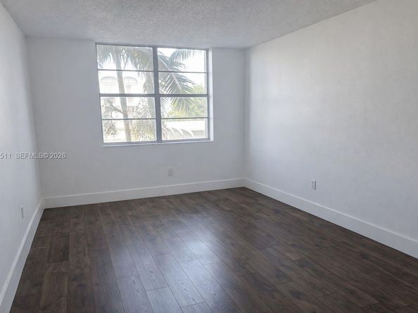 496 NW 165th D412, Miami FL 33169