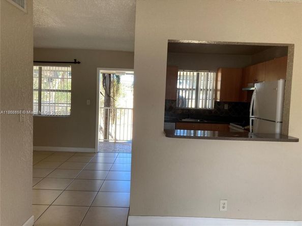 4831 NW 9 Ct, Plantation FL 33317