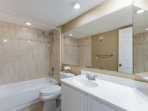 1705 Whitehall Dr 401, Davie FL 33324