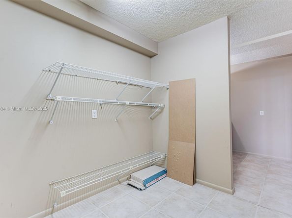 1705 Whitehall Dr 401, Davie FL 33324