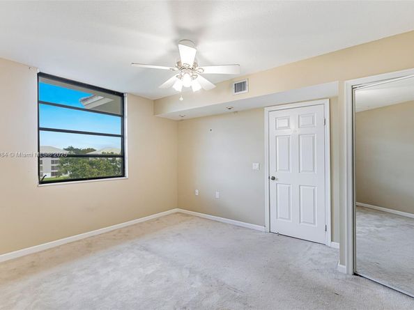 1705 Whitehall Dr 401, Davie FL 33324