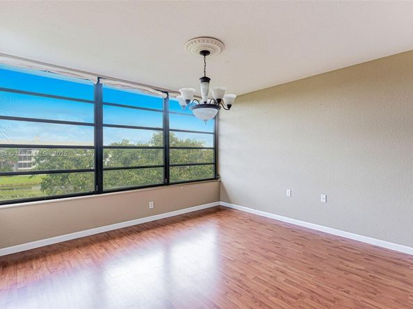 1705 Whitehall Dr 401, Davie FL 33324