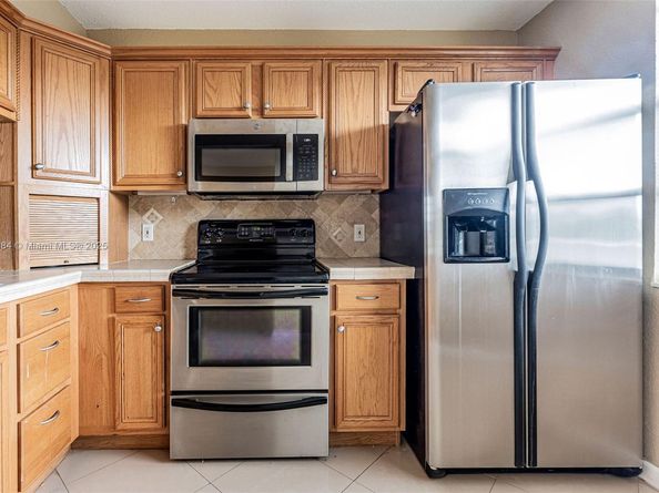 1705 Whitehall Dr 401, Davie FL 33324