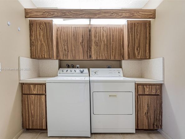 1705 Whitehall Dr 401, Davie FL 33324