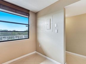 1705 Whitehall Dr 401, Davie FL 33324