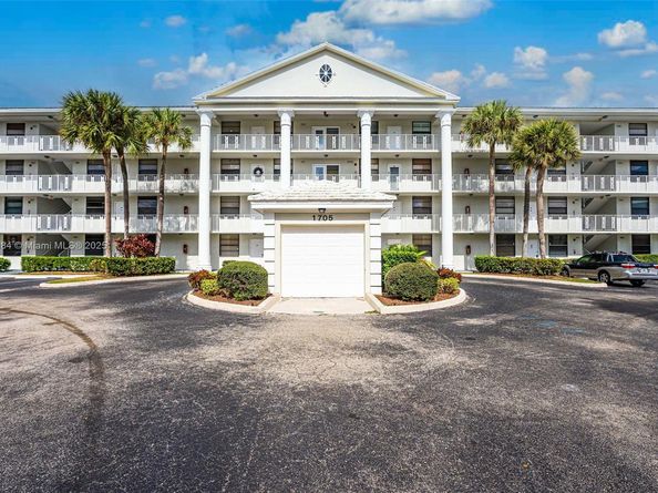 1705 Whitehall Dr 401, Davie FL 33324