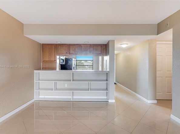 1705 Whitehall Dr 401, Davie FL 33324