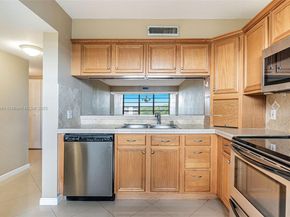 1705 Whitehall Dr 401, Davie FL 33324