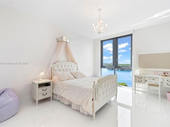 17111 Biscayne Blvd 1110, North Miami Beach FL 33160