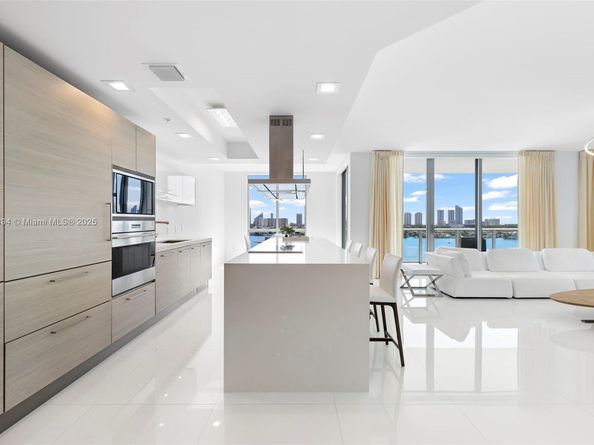 17111 Biscayne Blvd 1110, North Miami Beach FL 33160