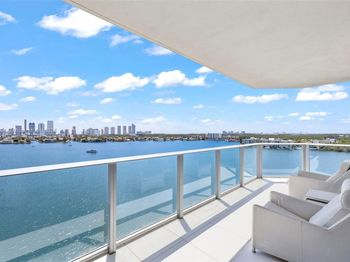 17111 Biscayne Blvd