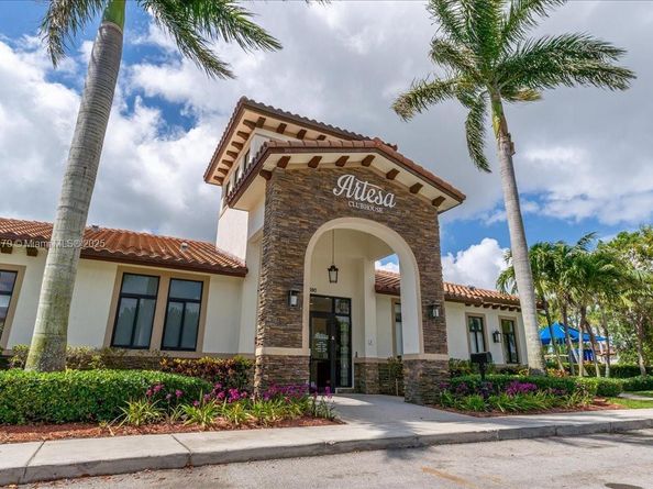 11525 SW 248th Ter, Homestead FL 33032