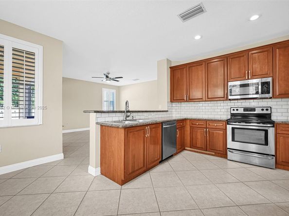 2784 SW 129th Ter, Miramar FL 33027