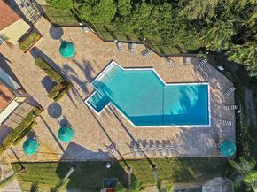 10911 Cedar Ln, Pembroke Pines FL 33026