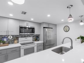 10911 Cedar Ln, Pembroke Pines FL 33026