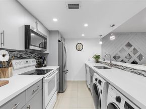 10911 Cedar Ln, Pembroke Pines FL 33026