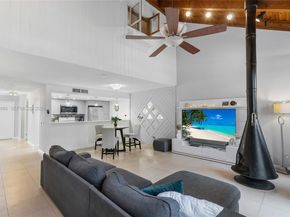 10911 Cedar Ln, Pembroke Pines FL 33026