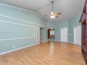 9360 S Chelsea Dr S, Plantation FL 33324