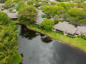 9360 S Chelsea Dr S, Plantation FL 33324