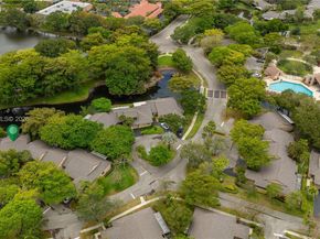 9360 S Chelsea Dr S, Plantation FL 33324