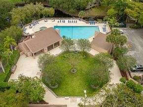 9360 S Chelsea Dr S, Plantation FL 33324