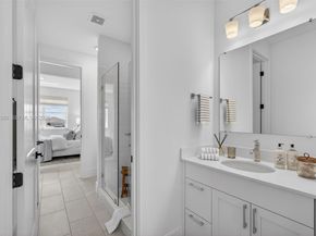 12249 Waterstone Cir, Palm Beach Gardens FL 33412