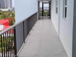 3040 Lake Shore Dr PH2, Riviera Beach FL 33404